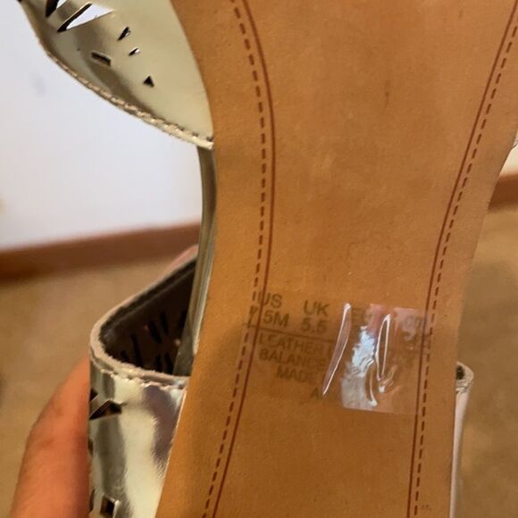 Sam Edelman silver cutout heels. - Picture 6 of 11